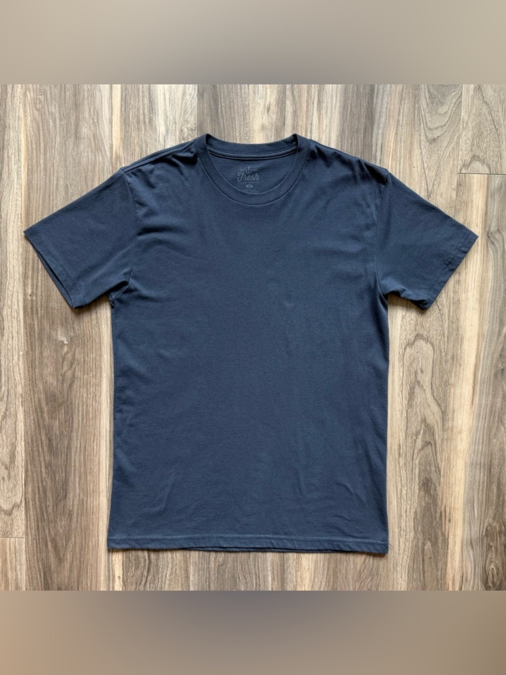 Fresh Clean Tees Crewneck Tee in Navy Blue Size M